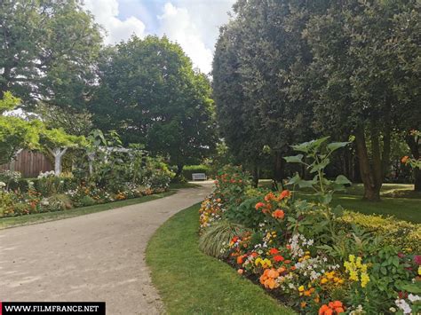 christian dior garden.